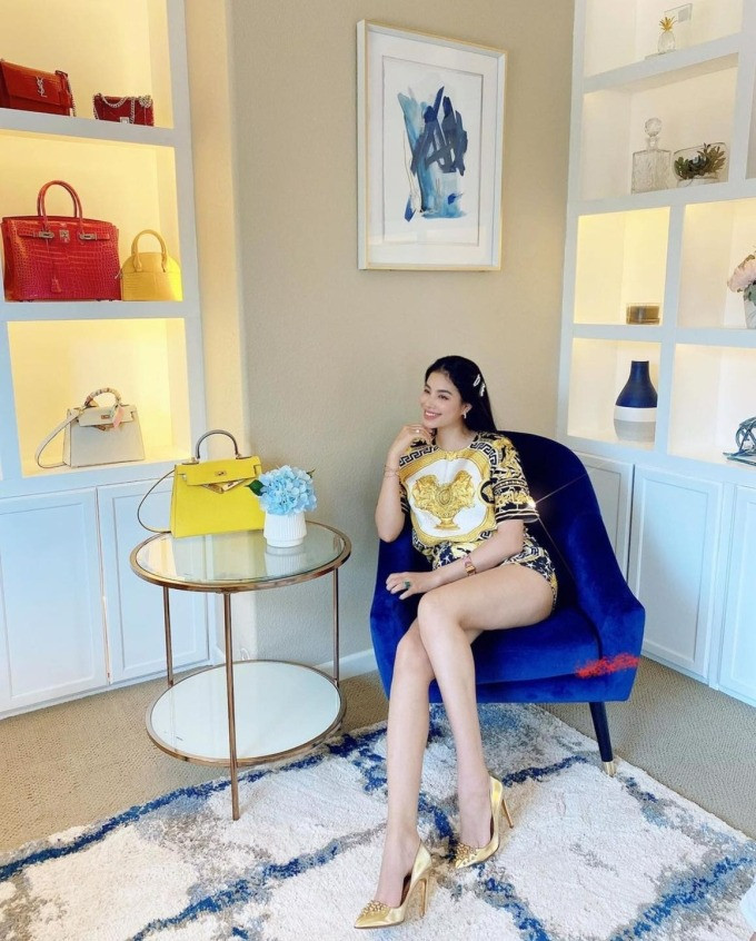 Có chồng đại gia Phạm Hương vẫn trung thành thói quen diện đi diện lại đồ cũ