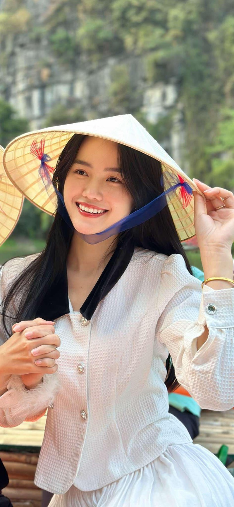 Đã có in4 nữ quân nhân đẹp như Hoa hậu trong khối quân nhạc gây sốt ở lễ diễu binh