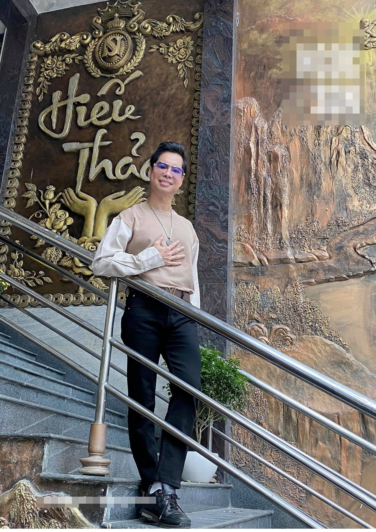 Nam Ca Sĩ Sở Hữu Biệt Thự Dát Vàng 100 Tỷ Đồng Tại Quận 1 Tp.hcm: Nhà Bị Cắt Điện 2 Lần Vì Hết Tiền, Tự Nhận 'Nghèo Nhất Showbiz' 27615634778363941363862916422406210102399807N2 1737075456423 1737075457059150981814