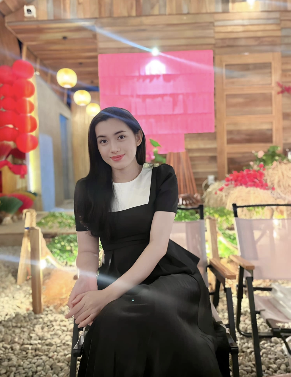 Nữ hạ sĩ quê Đồng Nai thuộc khối Biệt động Sài Gòn gây sốt khi diễu binh, nhan sắc đời thực thế nào? - Ảnh 8.