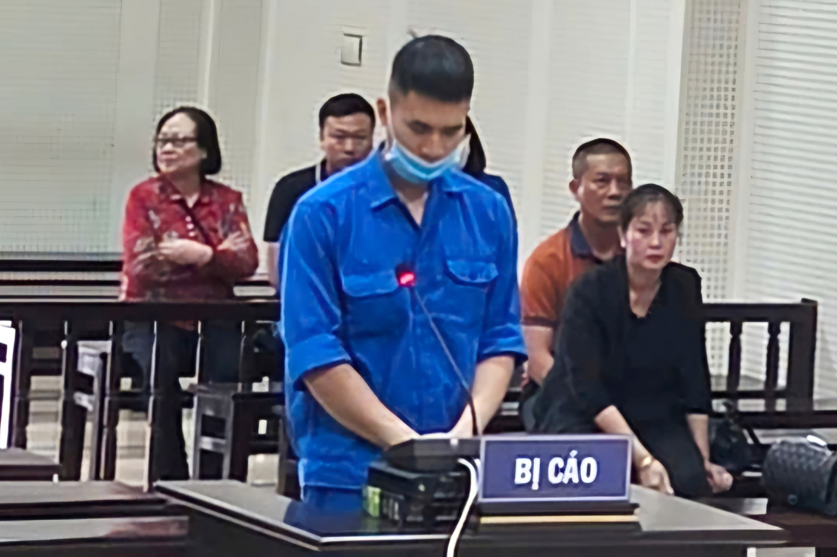 bi cao vu duc chinh tai phien toa.jpg