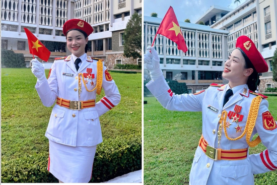 Nữ nhạc công xinh đẹp tham gia hợp luyện diễu binh chuẩn bị đại lễ 30/4