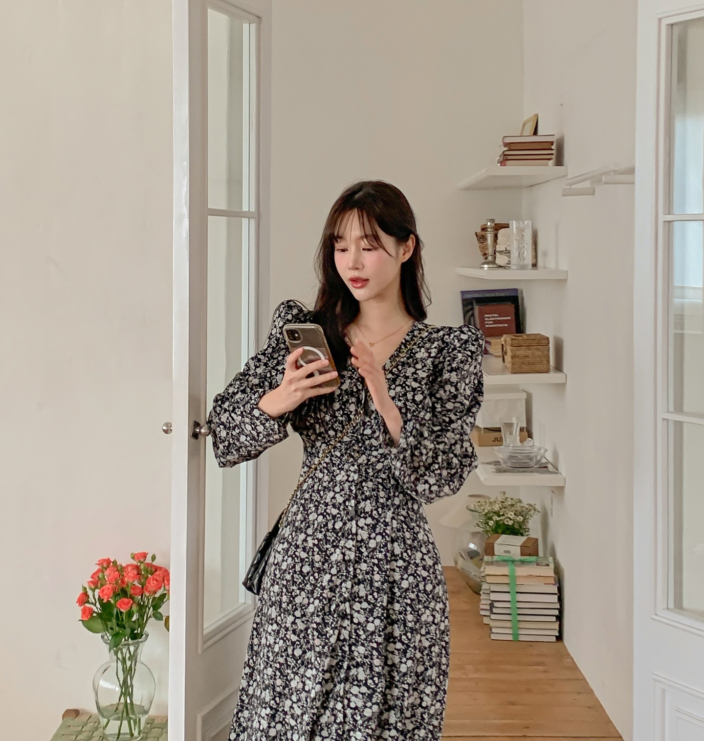 5 món phụ kiện giúp set váy long lanh hơn bội phần- Ảnh 1.