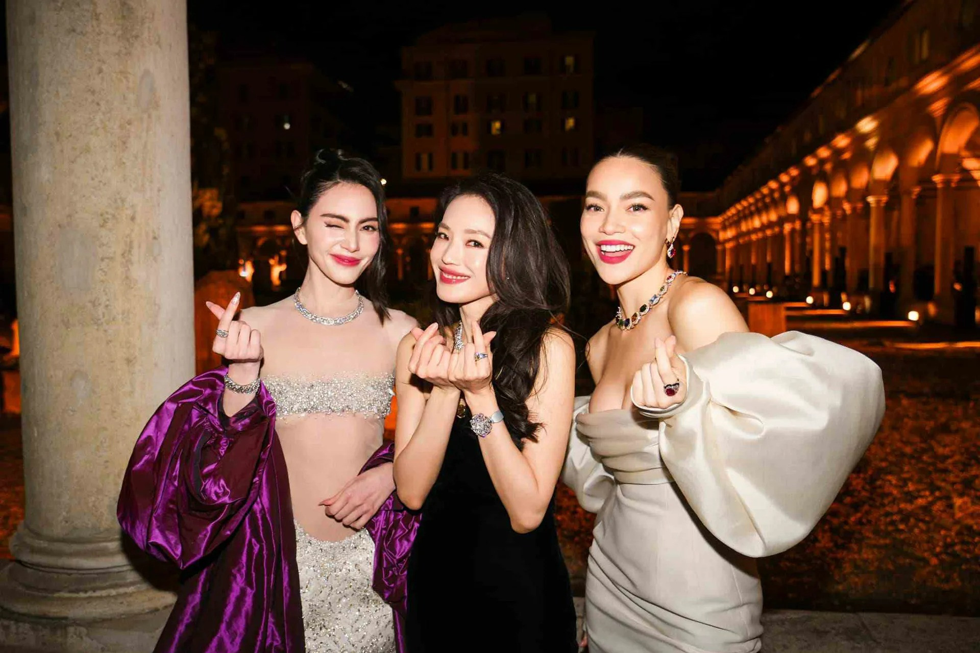 Hà Hồ hiếm hoi bị lép vế khi đọ sắc mỹ nhân Vbiz khoảng cách 17 tuổi quá rõ rệt