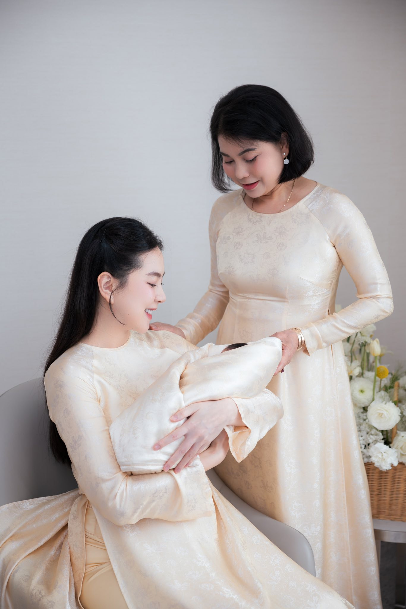 MC Mai Ngọc sinh con trai đầu lòng cho chồng đại gia diện mạo sau sinh gây choáng