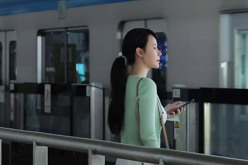 Midu đăng status tâm trạng ngoại hình khiến ai cũng xôn xao