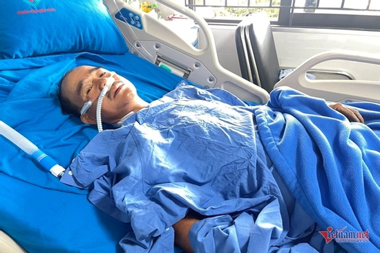 Tài xế xe chở 20 học sinh lật ngửa: Không kiểm soát được, tôi ôm vô lăng bất lực