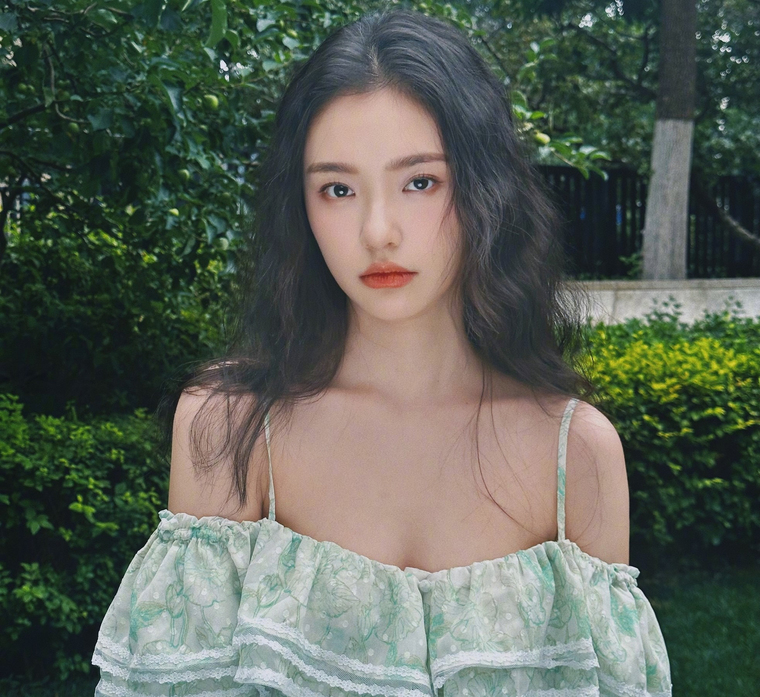 Mỹ nhân ngư' tai tiếng bị đồn làm tiểu tam, mang thai với đàn anh hơn 17 tuổi