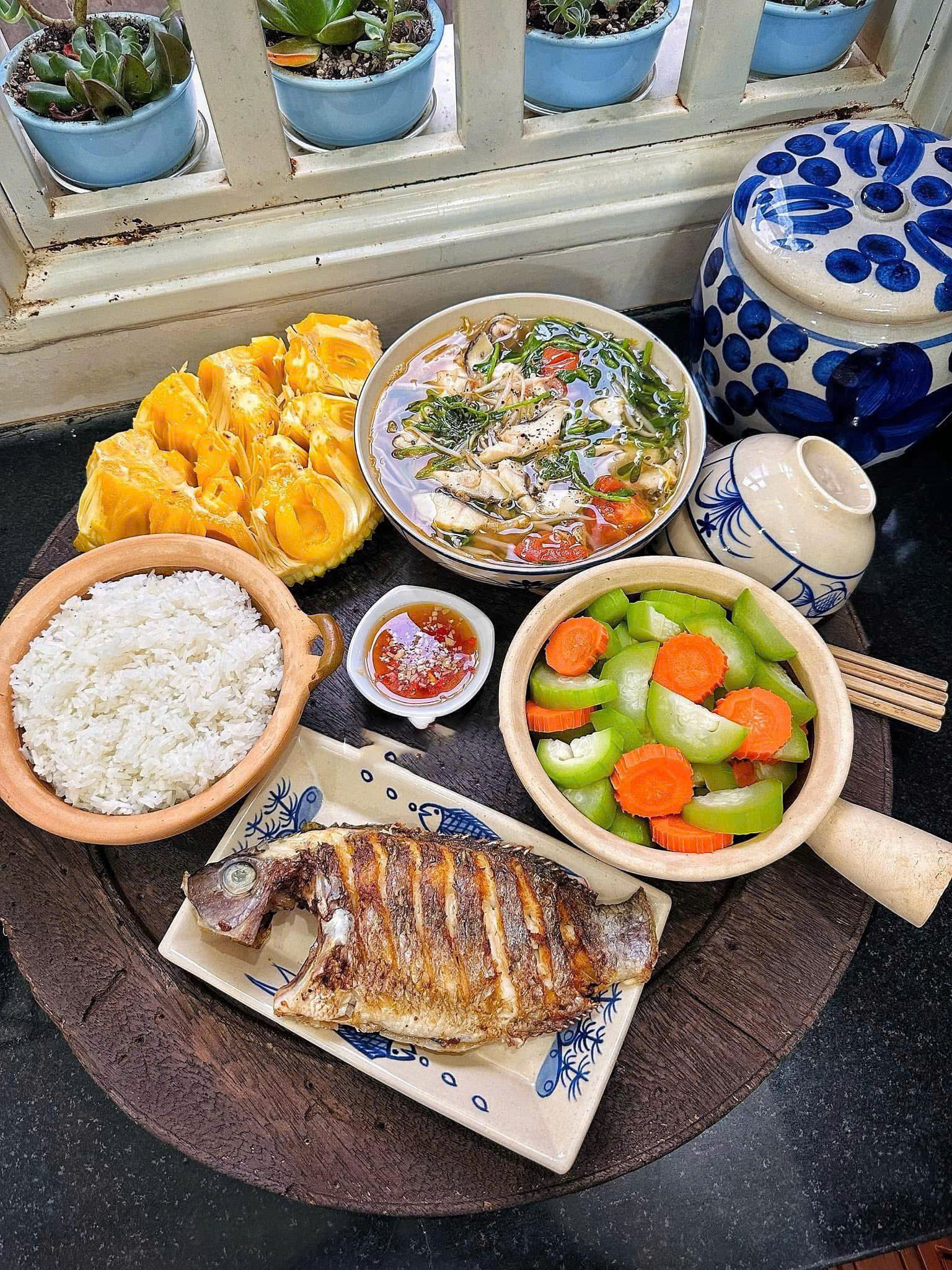 13 mâm cơm gia đình đơn giản mà ngon 'hết nước chấm', ai nhìn cũng muốn về nhà ăn cơm mẹ nấu- Ảnh 4.