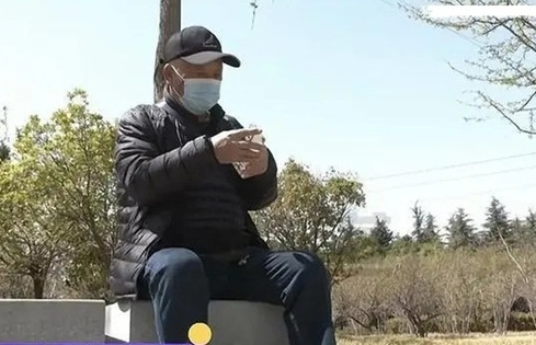 Cụ ông U80 vượt 80km đến dỗ dành bạn gái 70 tuổi quen trên mạng, cái kết thật bất ngờ