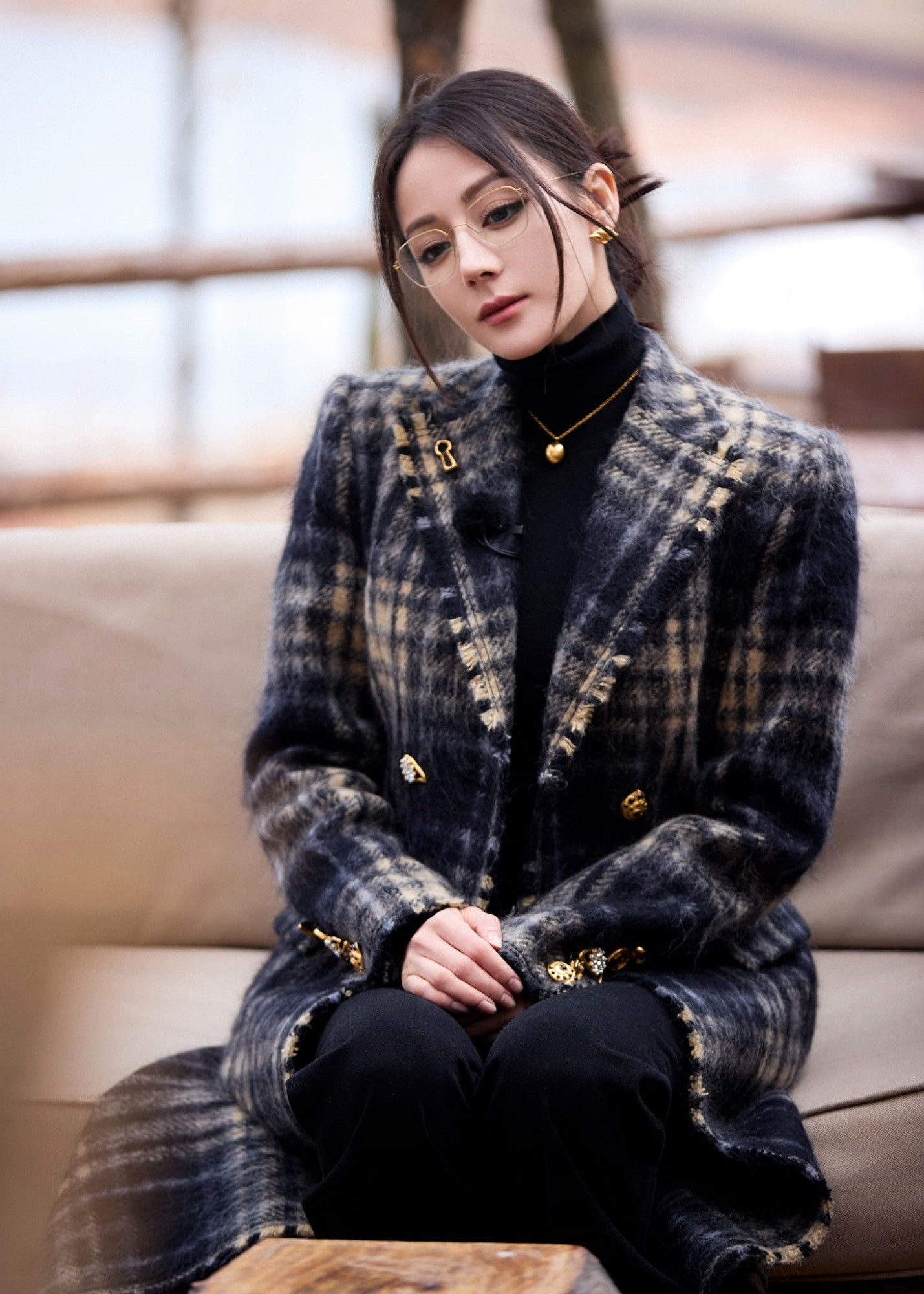 Địch Lệ Nhiệt Ba hóa đẹp kinh diễm trong show mới, nhưng bị xem vẫn là 'bình hoa di động' vì điều này - Ảnh 7