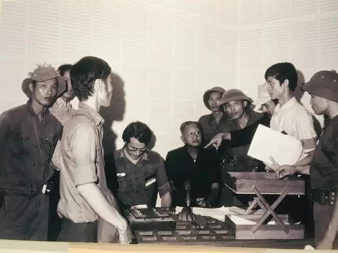 Những người chiến sĩ trên chiếc xe tăng húc đổ cổng Dinh Độc Lập và câu chuyện chưa kể sau 50 năm- Ảnh 3.