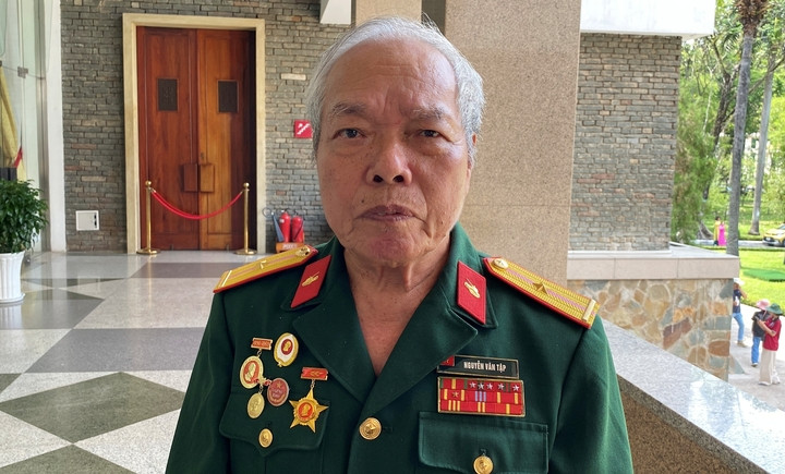 Những người chiến sĩ trên chiếc xe tăng húc đổ cổng Dinh Độc Lập và câu chuyện chưa kể sau 50 năm- Ảnh 5.