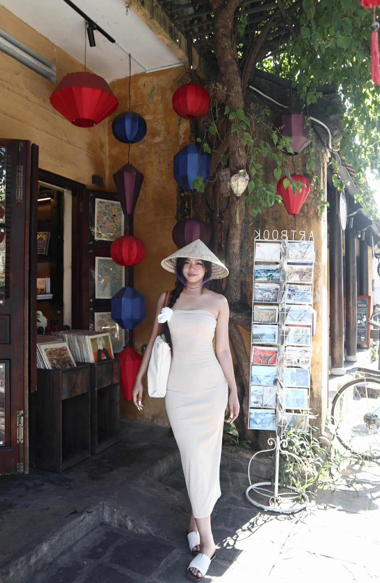 Nữ Trung úy cao 1m73 tham gia diễu binh 30/4, dân tình tấm tắc “thiếu mỗi vương miện là thành Hoa hậu” - Ảnh 11.