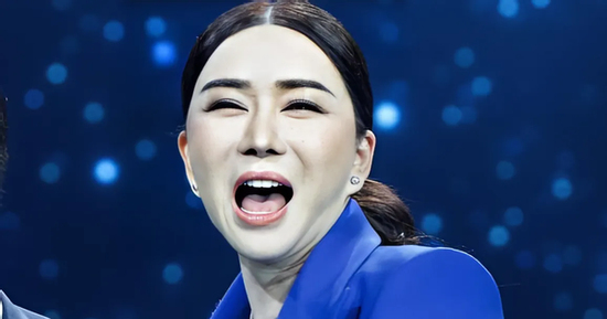 Nữ tỷ phú Hoa hậu Hoàn vũ bị phạt và bị cấm làm giám đốc