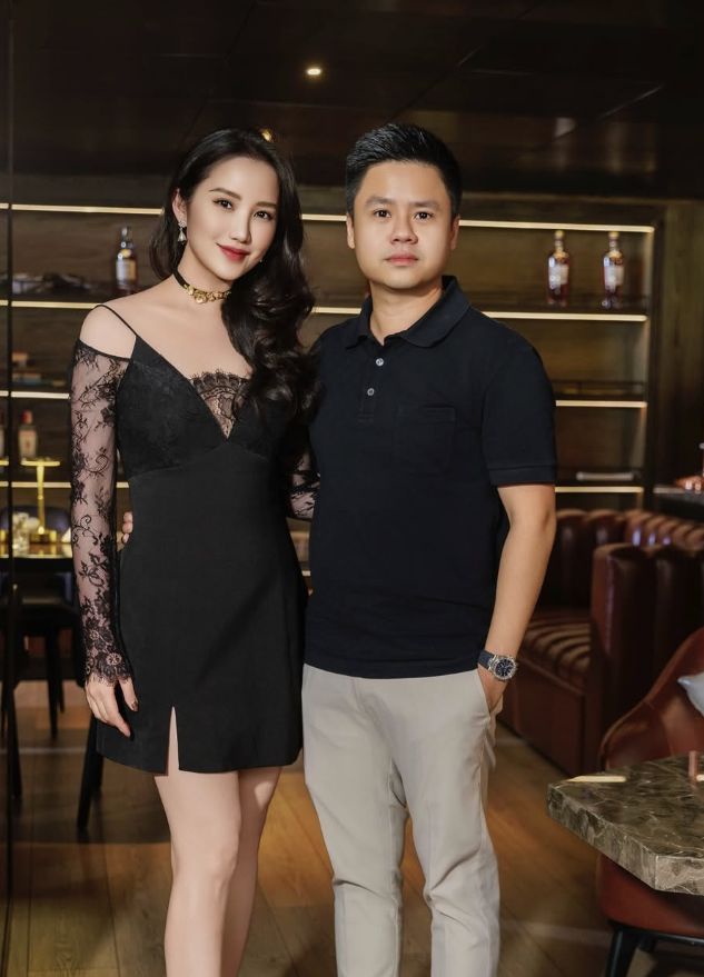 Thiếu gia Phan Thành hiếm hoi lộ diện bên vợ tiểu thư ngoại hình gây xôn xao