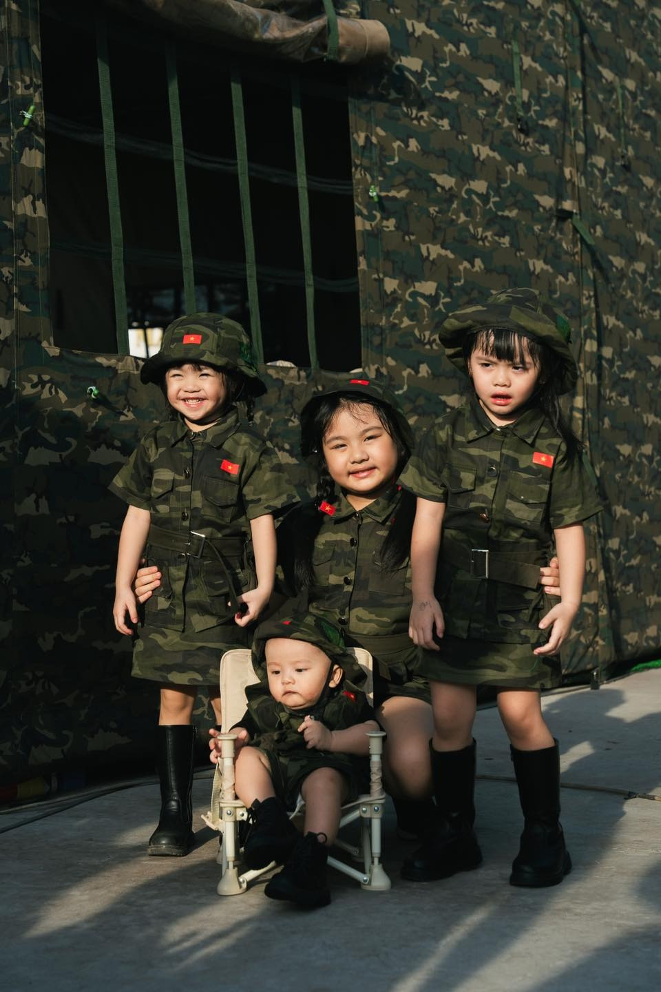 4 nhóc tì cực yêu nhà Vân Trang