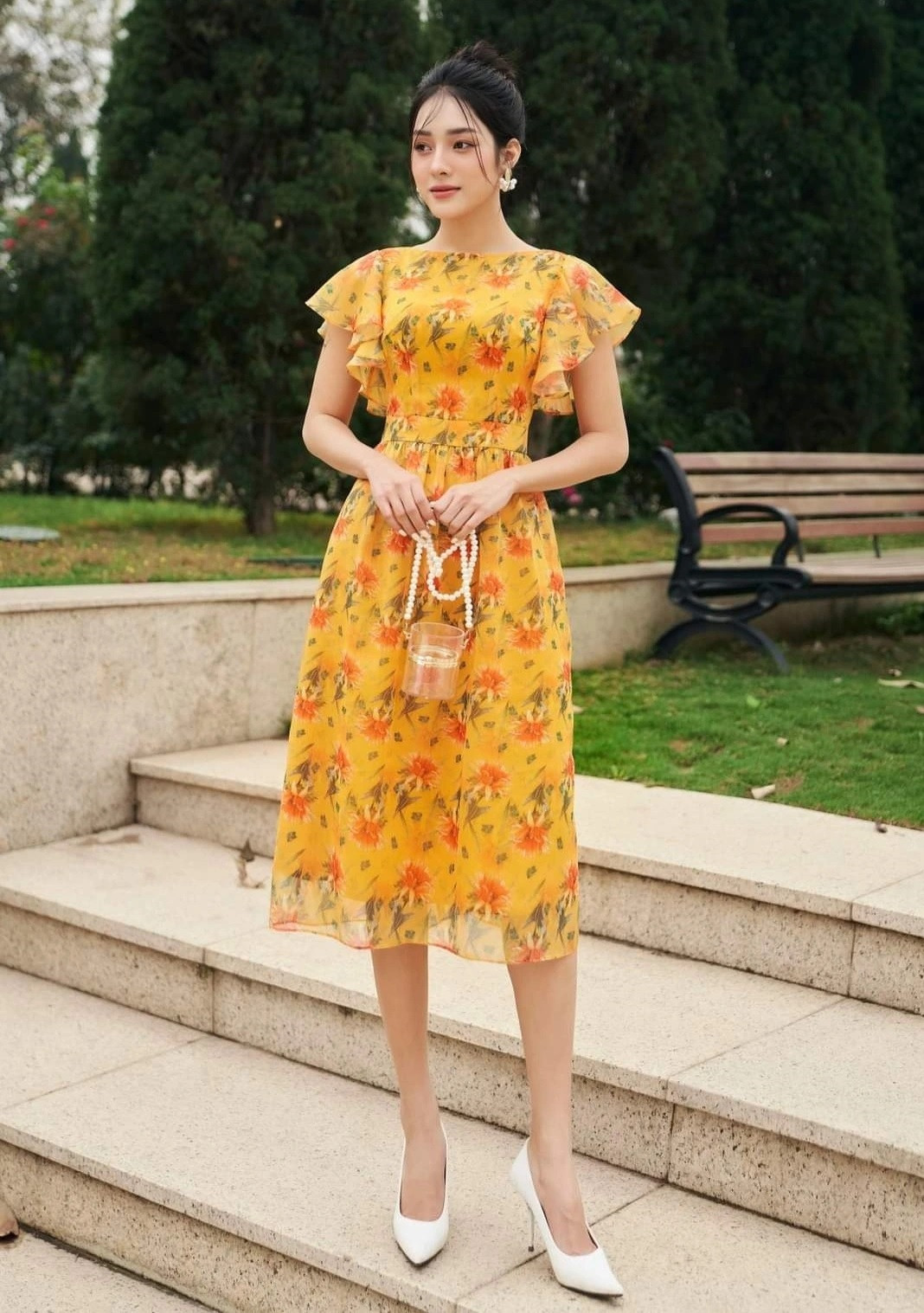 8 outfit hè gợi cảm mang lại may mắn, tài lộc cho người mệnh Kim- Ảnh 4.