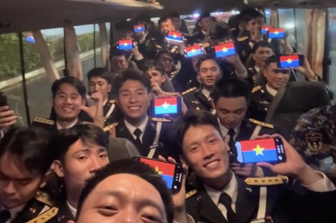 Cảnh tượng đặc biệt trong chiếc xe chở các chiến sĩ đi diễu binh, diễu hành: 'Có thể cả đời cũng không quên'