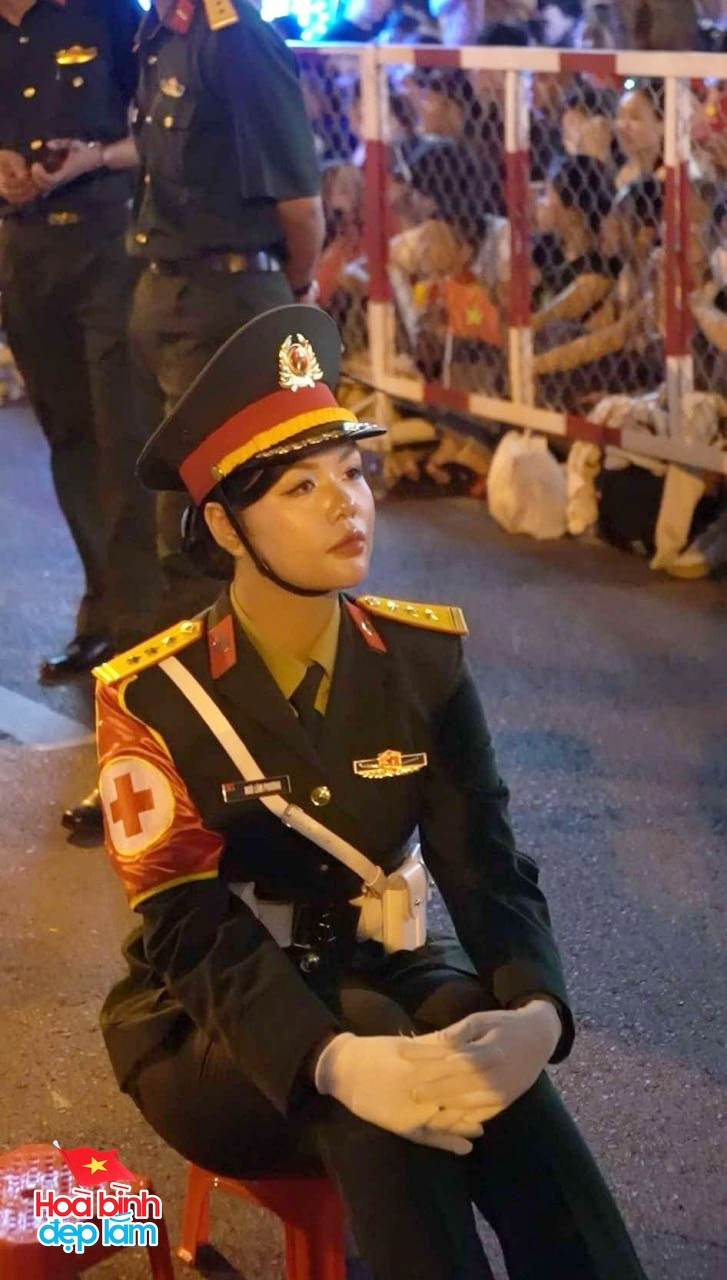 CLIP: Bắt trọn biểu cảm của Ngô Lâm Phương - nữ Trung úy cao 1m73 đang gây sốt- Ảnh 7.