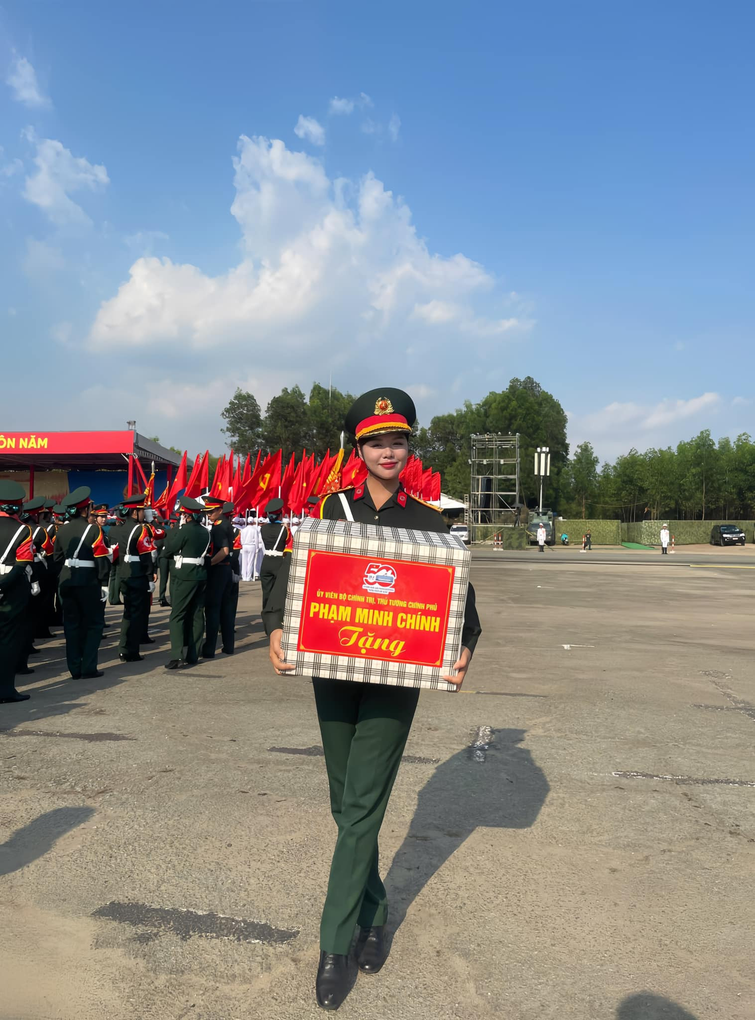 CLIP: Bắt trọn biểu cảm của Ngô Lâm Phương - nữ Trung úy cao 1m73 đang gây sốt- Ảnh 5.