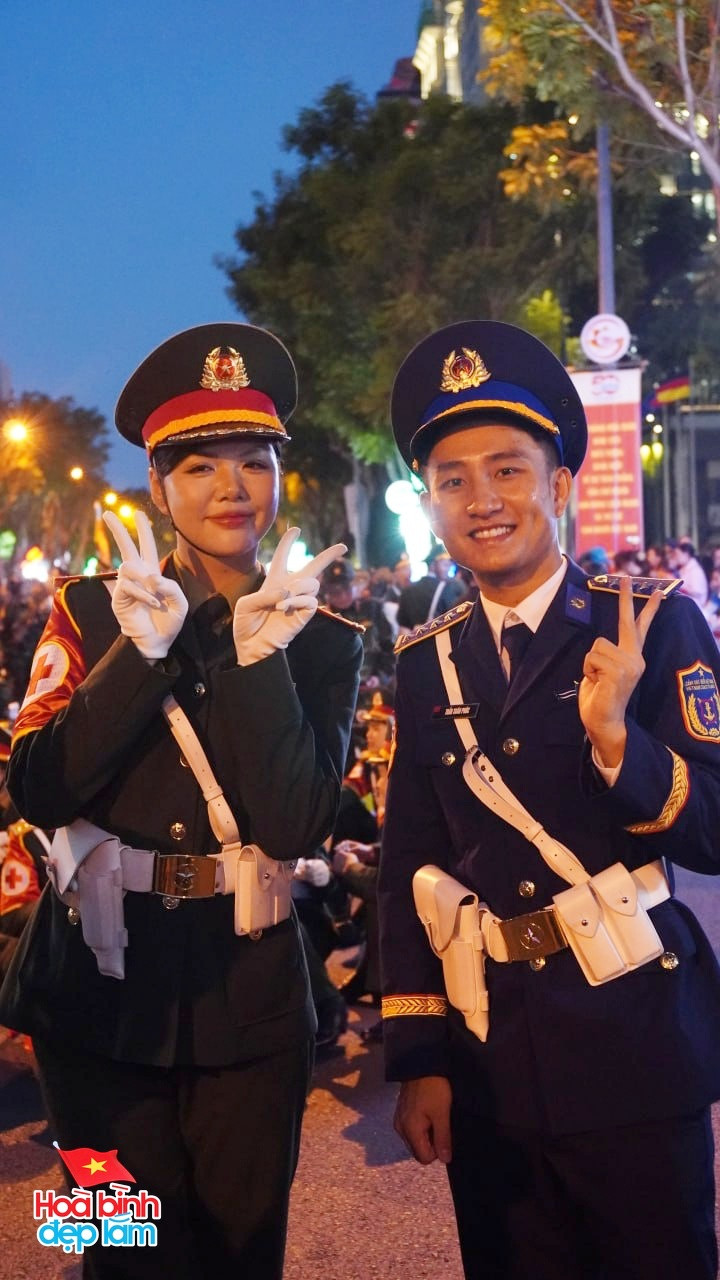 CLIP: Bắt trọn biểu cảm của Ngô Lâm Phương - nữ Trung úy cao 1m73 đang gây sốt- Ảnh 2.