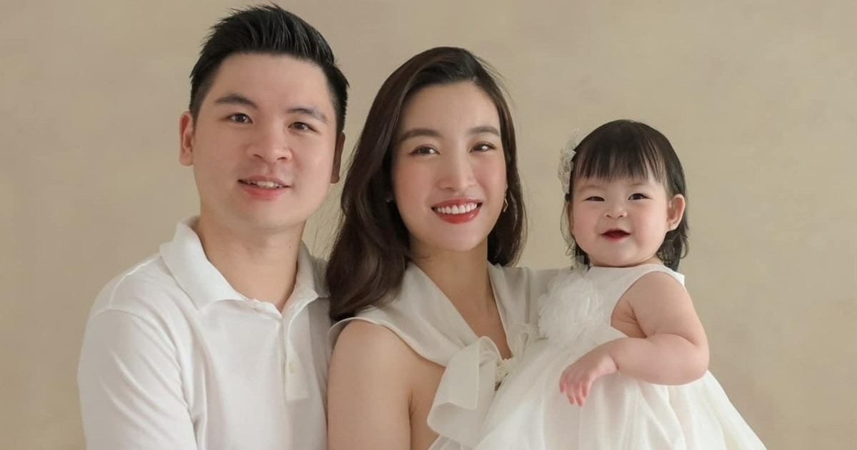 Cưng xỉu khoảnh khắc Đỗ Mỹ Linh bên chồng đại gia phiên bản mini