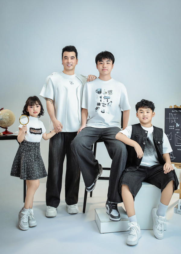 Cuộc sống con chung, con riêng hòa hợp của nhà nam thần tượng đầu thập niên 2000
- Ảnh 3.