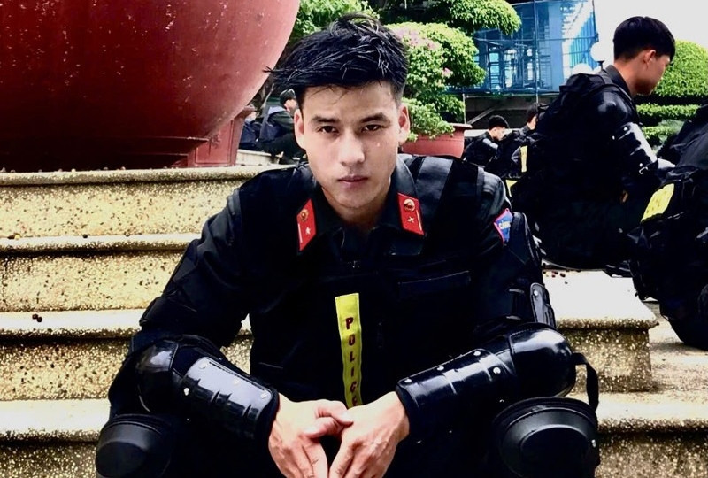 Bài viết này sẽ đưa độc giả khám phá cuộc sống và sự nghiệp hiện tại của Hoàng Doãn Minh Hà, nam lính cứu hỏa quê Lạng Sơn, nổi bật với hình ảnh đẹp và tinh thần phục vụ(Thời trang Hi-tech).