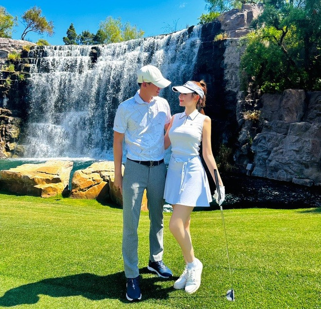 Huyền Baby và chồng đại gia sơ hở là ôm hôn hình ảnh mới thân mật cỡ này