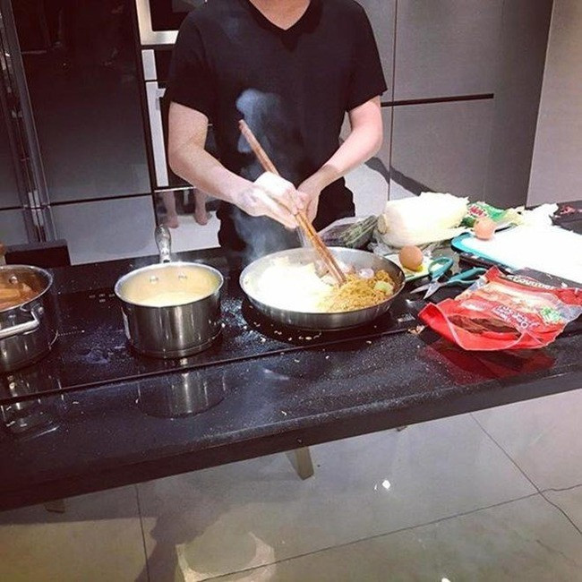 Huyền Baby và chồng đại gia sơ hở là ôm hôn hình ảnh mới thân mật cỡ này