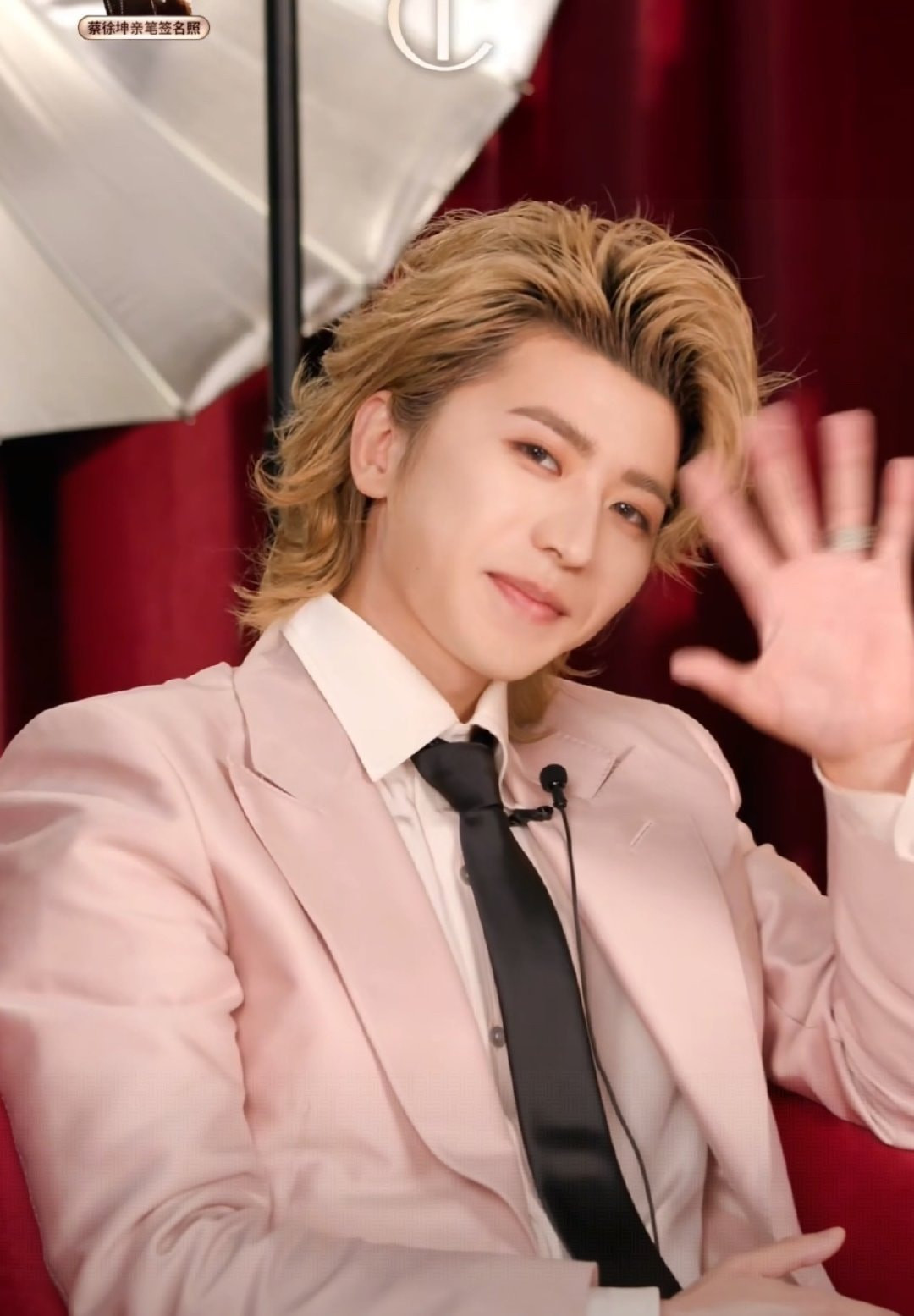 Mỹ nam hàng đầu showbiz bị cấm sóng sau khi ép bạn gái phá thai giờ ra sao