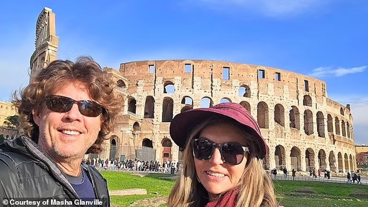 Cặp đôi thừa nhận rằng lối sống của họ không phải lúc nào cũng hào nhoáng như người ta vẫn nghĩ.