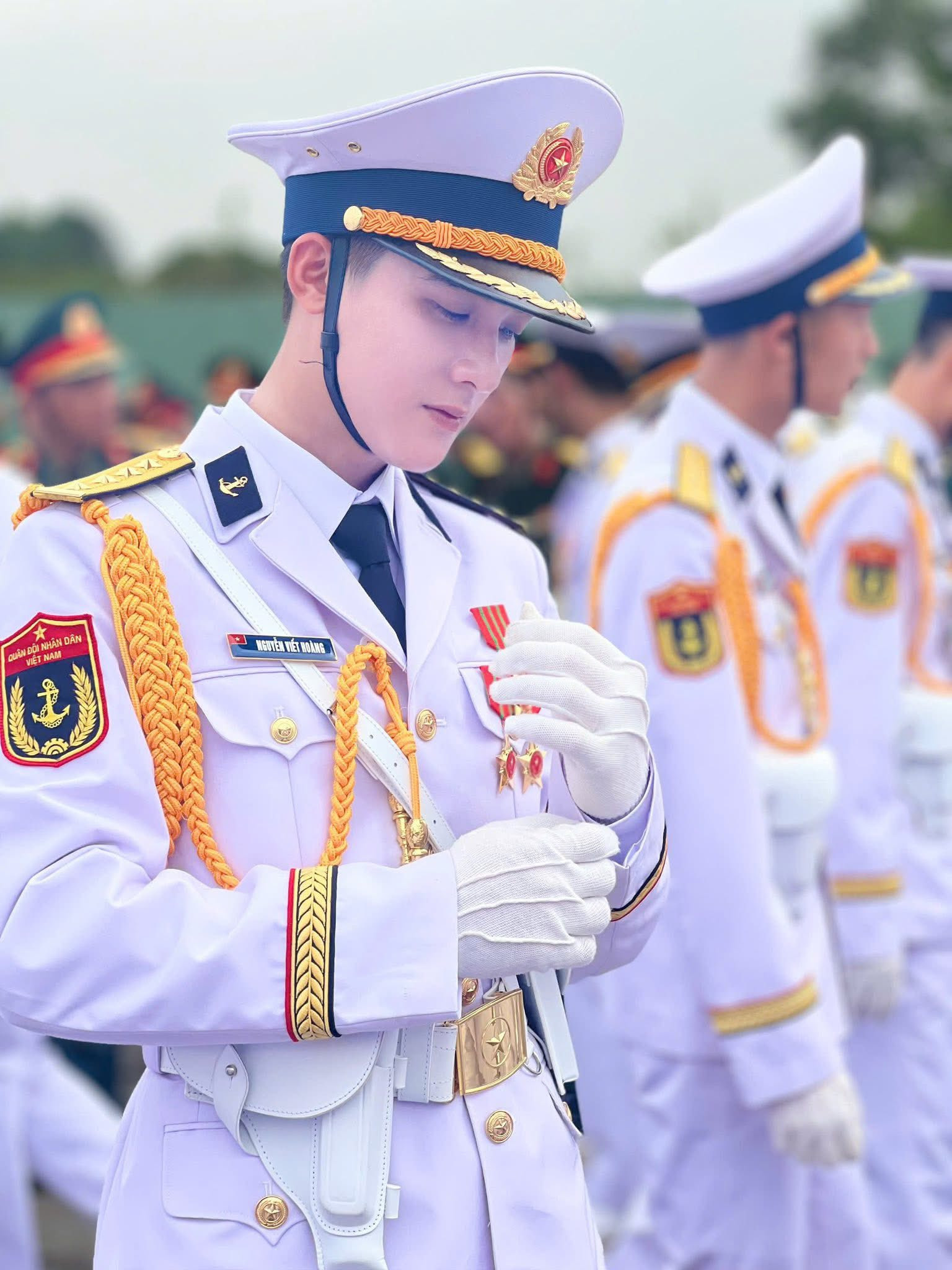 Thêm cực phẩm quân nhân ở lễ diễu binh nổi khắp MXH ngoại hình tuyệt đối điện ảnh