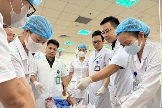 Tin mới nhất sức khỏe các nạn nhân vụ lật xe khách ở Tam Đảo