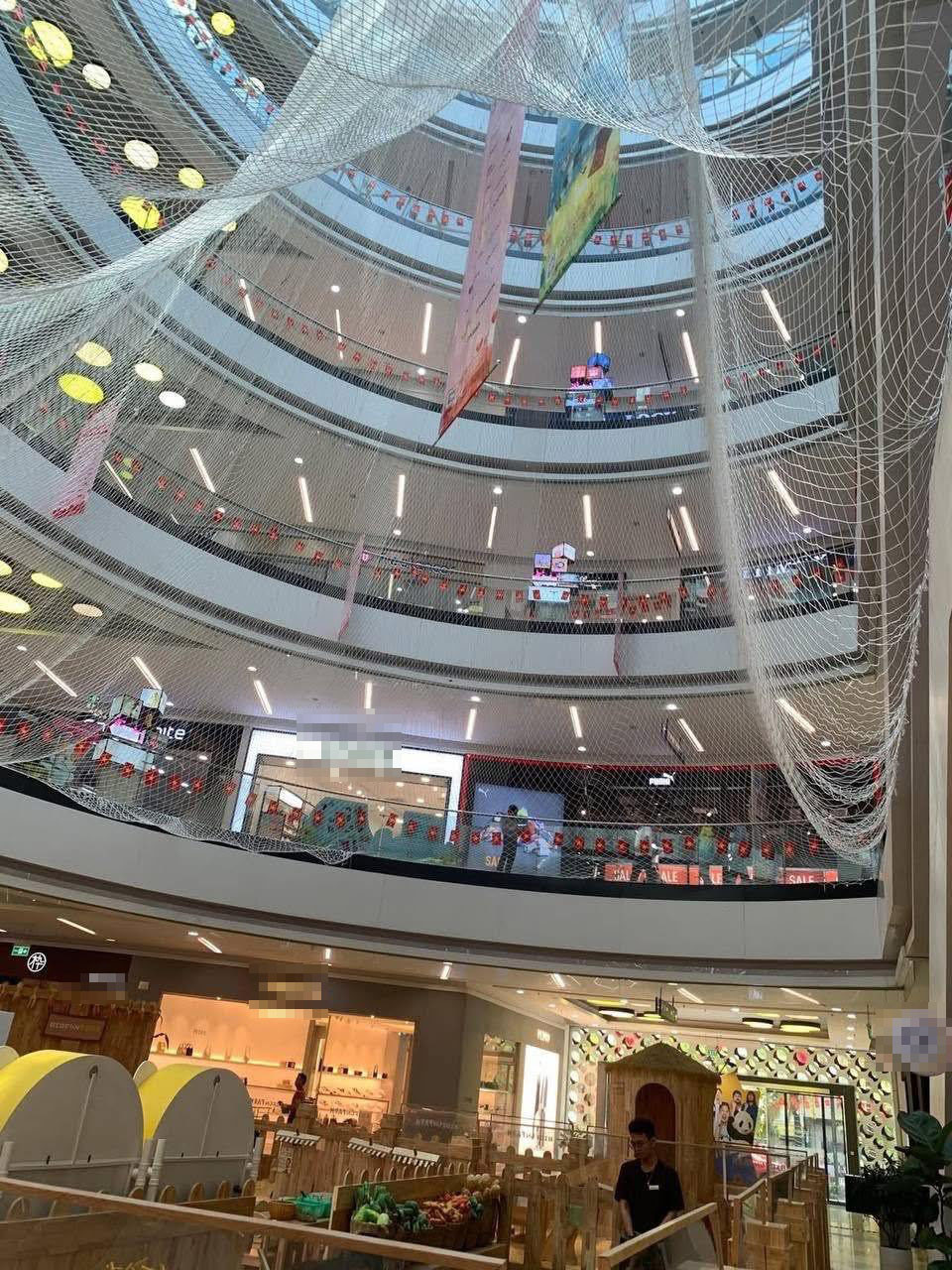 Động thái bất ngờ của Vạn Hạnh Mall sau 3 vụ tự tử đau lòng