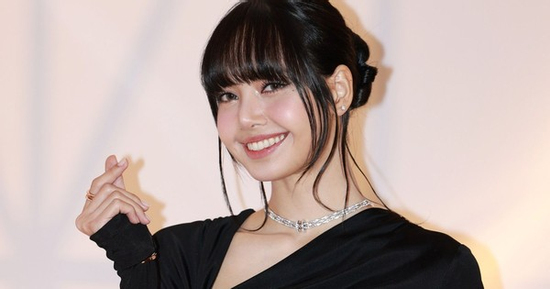 Ông Nawat bị Lisa (BlackPink) từ chối