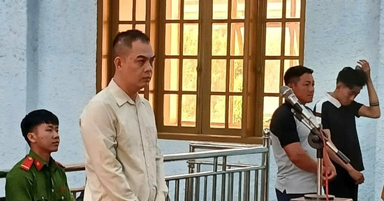 Sát hại 'vợ hờ' vì nghi ngờ có người khác, gã đàn ông lĩnh 19 năm tù