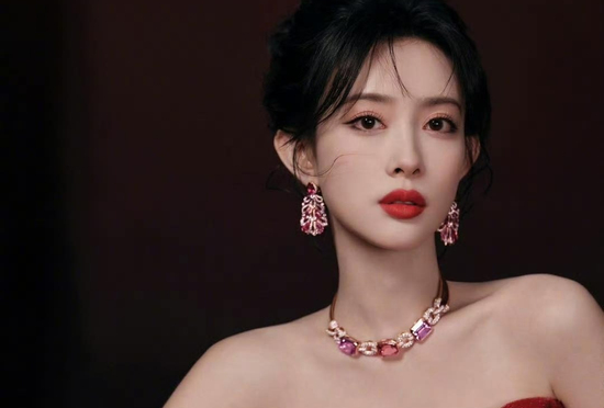 Sau thứ Hai 28/4/2025, 3 con giáp bước ra đường là đụng trúng tài trúng lộc, sự nghiệp thăng tiến hơn người