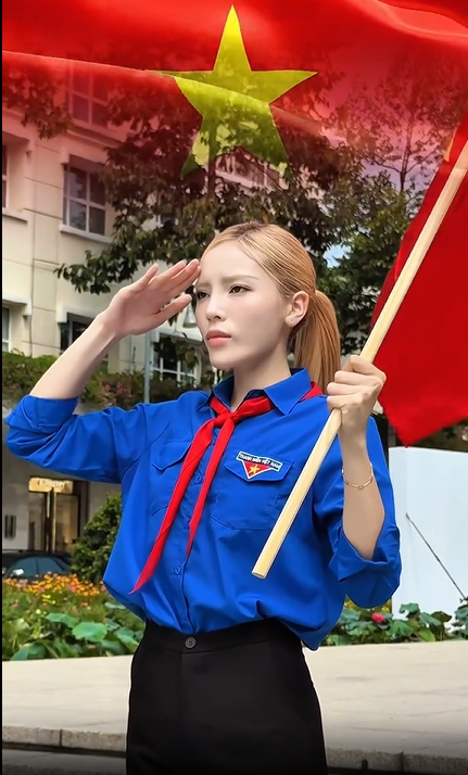 Kỳ Duyên lên tiếng về màn mặc áo đoàn phối khăn quàng đỏ