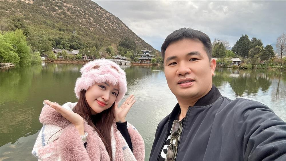 MC Vân Hugo kỷ niệm ngày đặc biệt vẫn khóa bình luận sau ồn ào