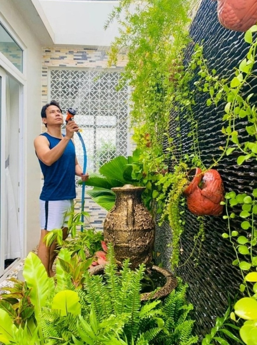 Một góc xanh mát trong căn nhà của nam diễn viên.