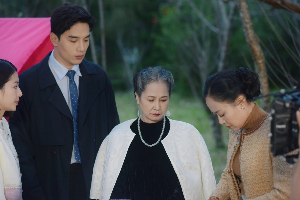 muon kieu me chong tren man anh cua nsnd lan huong hinh anh 2