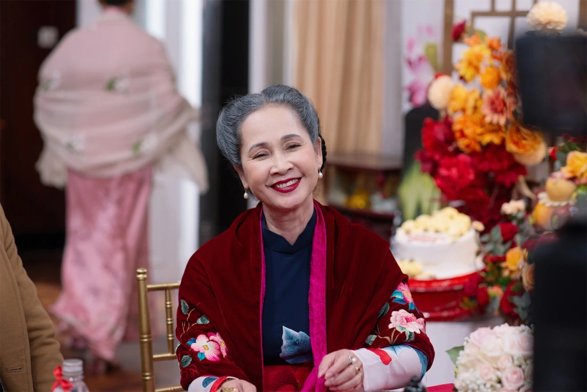 muon kieu me chong tren man anh cua nsnd lan huong hinh anh 1