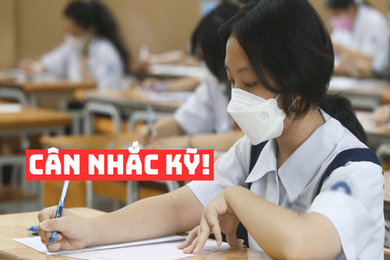 Phụ huynh Hà Nội với cuộc chiến vào trường top lớp 10 căng thẳng