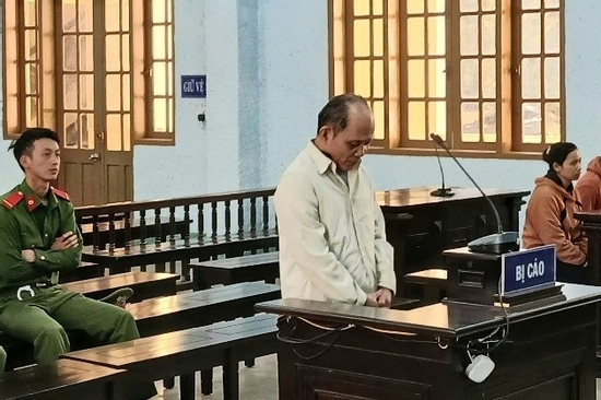 Trừng phạt gã đàn ông xâm hại bé gái hơn 5 tuổi