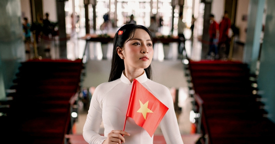 Ca sĩ Duyên Quỳnh gây tranh cãi, cha đẻ ca khúc 2 tỷ view lên tiếng