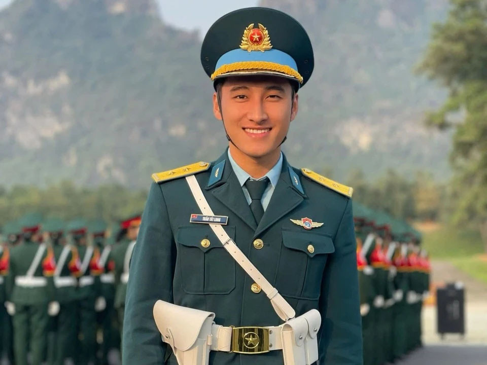 Điểm mặt dàn quân nhân trong đội diễu binh đang nổi đình đám khắp mạng xã hội