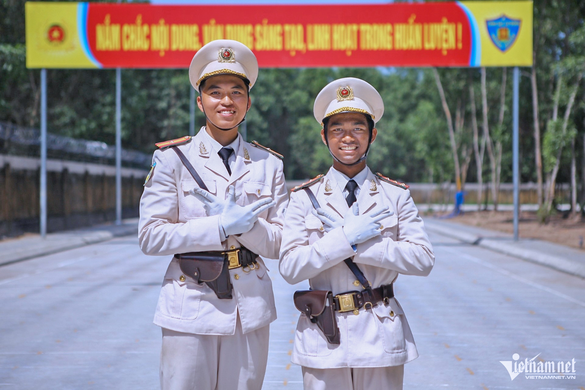 Điểm mặt dàn quân nhân trong đội diễu binh đang nổi đình đám khắp mạng xã hội