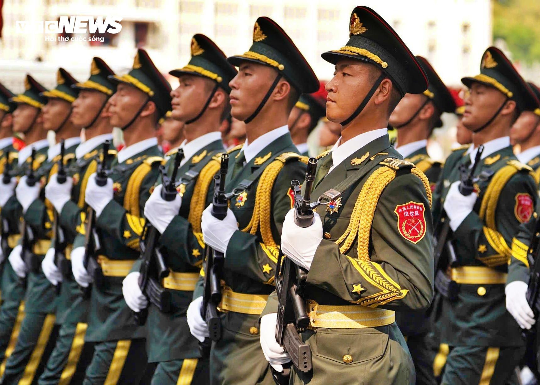 Hình ảnh đặc biệt của quân đội Trung Quốc - Lào - Campuchia tại lễ diễu binh 30/4 - 2